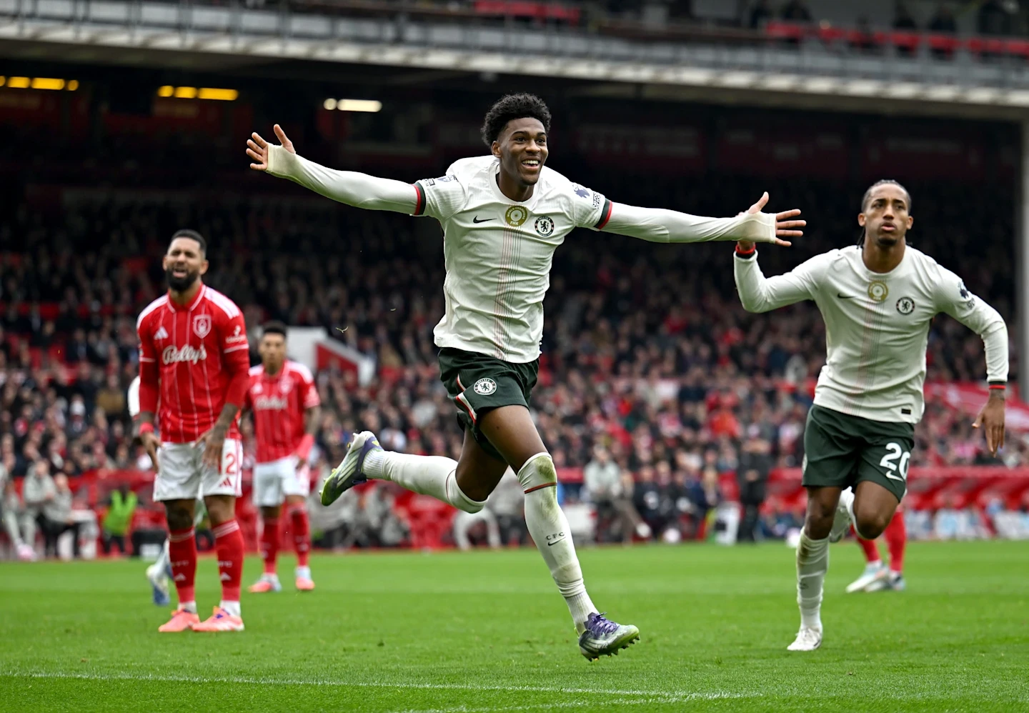 Evaluasi Tim Chelsea Saat Taklukkan Forest: Kapten Bersinar, Gusto Ceroboh, Acheampong Menyita Perhatian