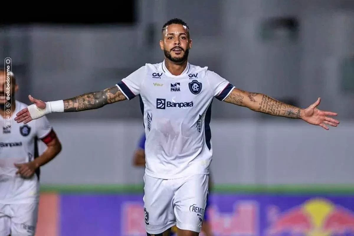 Duel Sengit Perebutan Top Skor BRI Super League: Maxwell Souza Semakin Membayangi Dalberto Luan