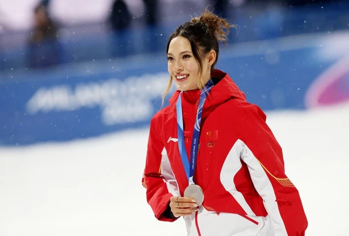 'Si Putri Salju' Eileen Gu Tercatat sebagai Atlet Kaya