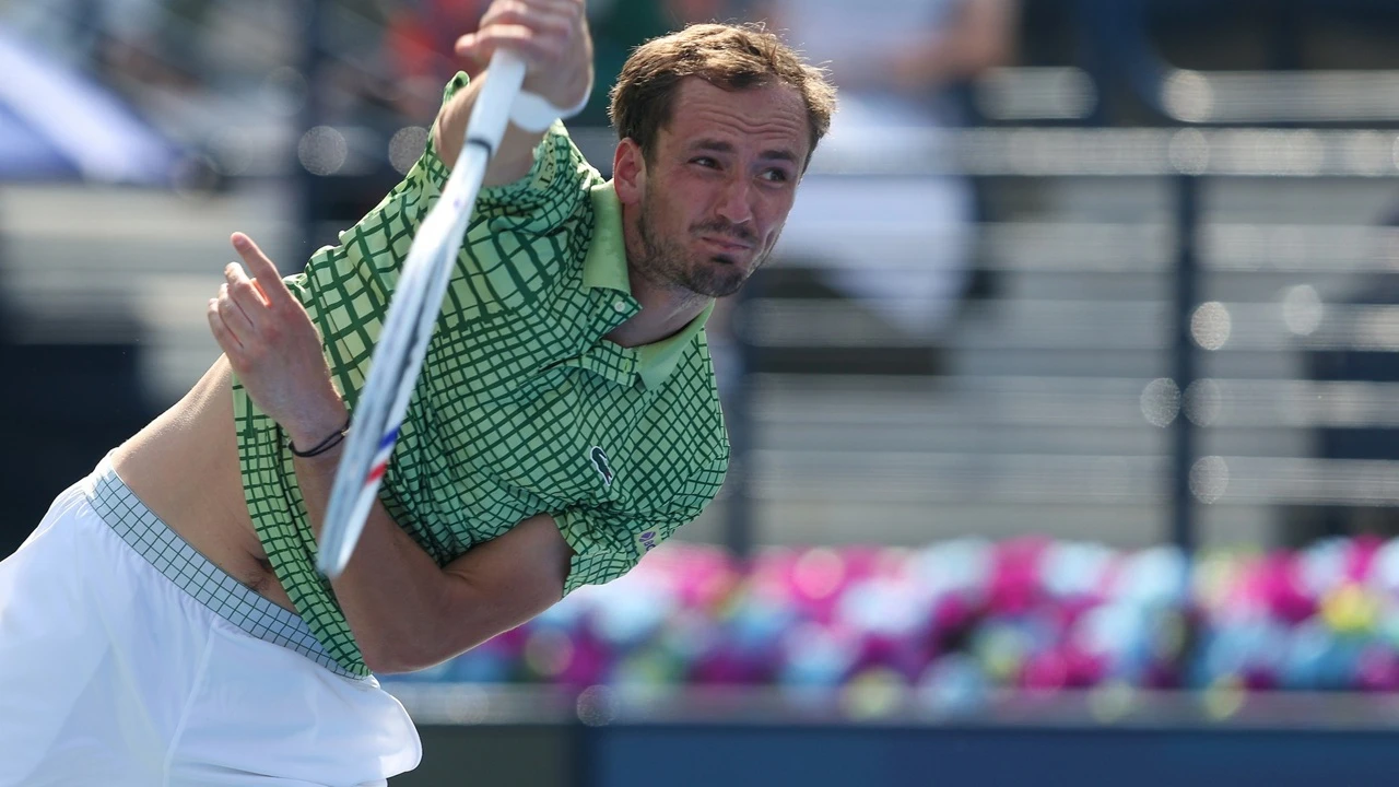 Tampil Tanpa Ampun, Daniil Medvedev Bantai Shang Juncheng Di Dubai